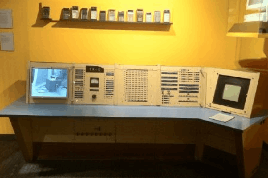 They have computers. TX-0 ЭВМ. Мини ЭВМ 3 PDP-11. Компьютер TX-0. Транзисторный компьютер.